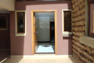 5 Bed House with En Suite in Lavington