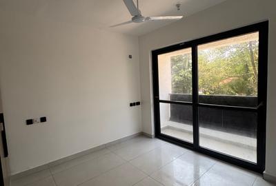 3 Bed Apartment with En Suite at Off Links Road - 4