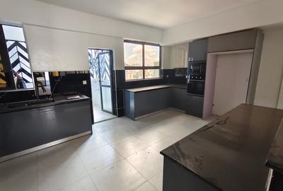 5 Bed Apartment with Staff Quarters in Parklands - 3