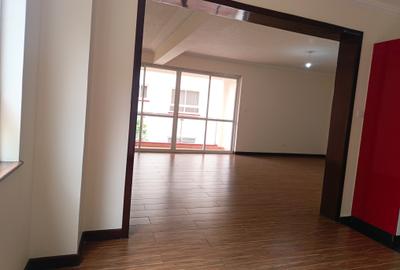 3 Bed Apartment with En Suite in Brookside