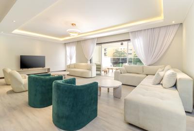 3 Bed Apartment with En Suite in Riverside