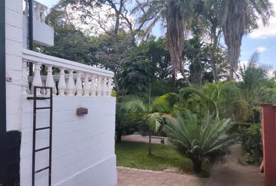 2 Bed House with En Suite in Runda - 2