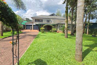 4 Bed House with En Suite at Mimosas Drive - 4