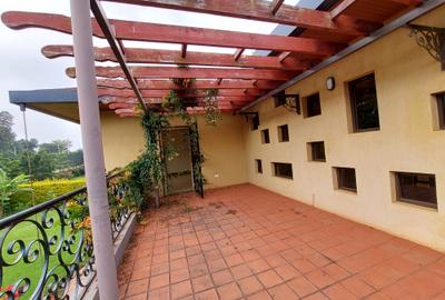 5 Bed House with En Suite at Runda Road - 2