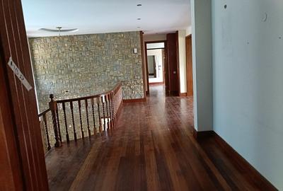5 Bed House with En Suite at Runda