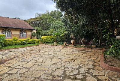 3 Bed House with Garden in Karen