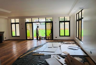 5 Bed House with En Suite in Windsor