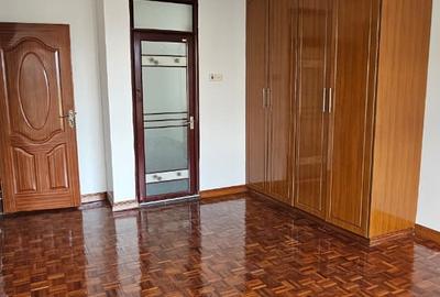 2 Bed Apartment with En Suite in Riara Road - 4