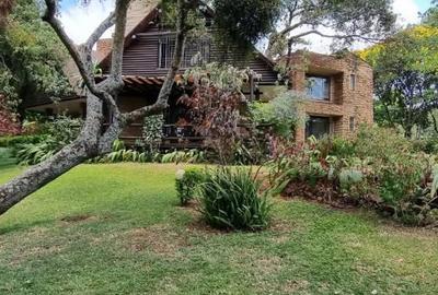 5 Bed Townhouse with En Suite at Lake View