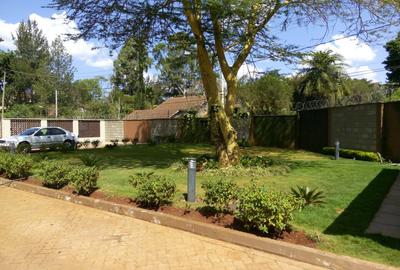 5 Bed House with En Suite in Runda