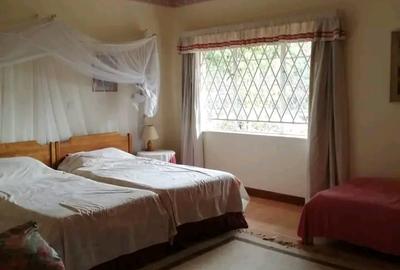 6 Bed Villa with En Suite at Runda