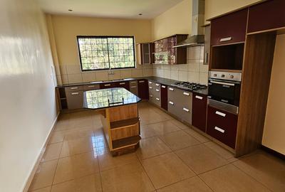 3 Bed Apartment with En Suite at Riverside