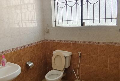 3 Bed Apartment with Swimming Pool in Kilimani - 2