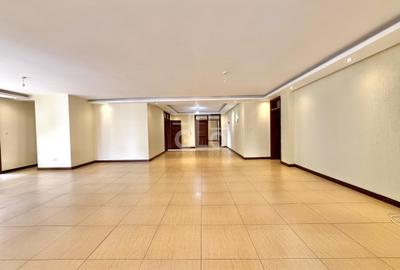 4 Bed Apartment with En Suite in Riverside