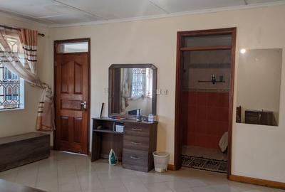 4 Bed House with En Suite in Kitisuru - 3