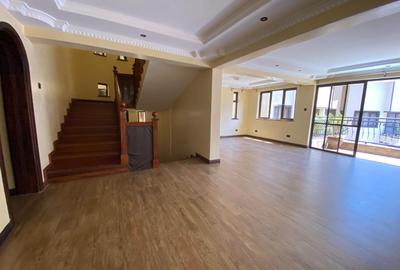 5 Bed Villa with En Suite in Lavington