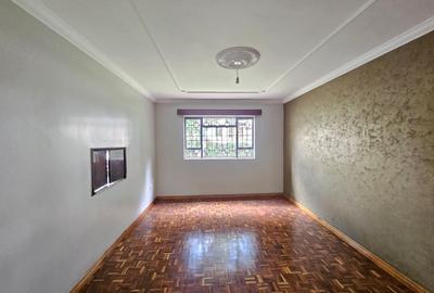 5 Bed House with En Suite in Nyari - 2