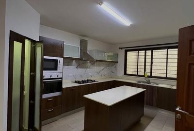 5 Bed Townhouse with En Suite at Maji Mazuri - 3