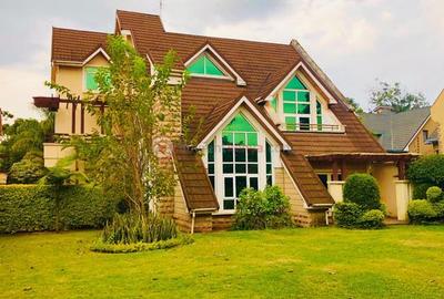 5 Bed House with En Suite at Lavington