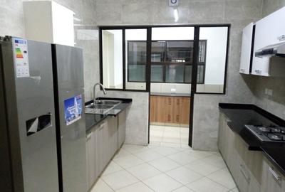 3 Bed Apartment with En Suite in General Mathenge