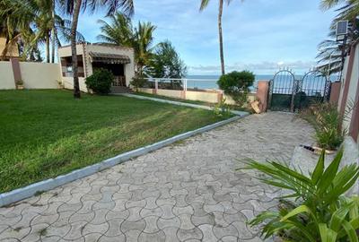 5 Bed Townhouse with En Suite at Greenwood Drive Nyali