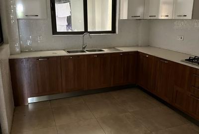 Serviced 4 Bed Apartment with En Suite in Kilimani