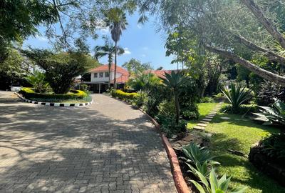 5 Bed Townhouse with En Suite at Lavington