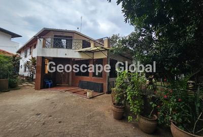 Commercial Property with Parking in Lavington