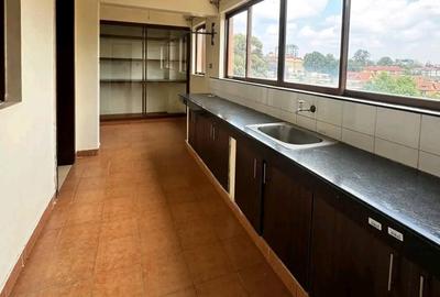 Serviced 3 Bed Apartment with En Suite in Kilimani - 4