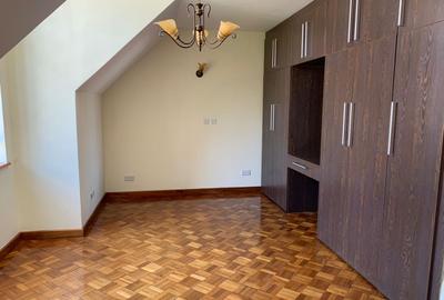 4 Bed Townhouse with En Suite at Lavington