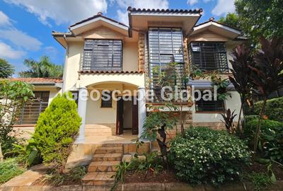 4 Bed House with En Suite in Nyari