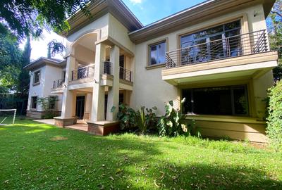 5 Bed House with En Suite in Runda