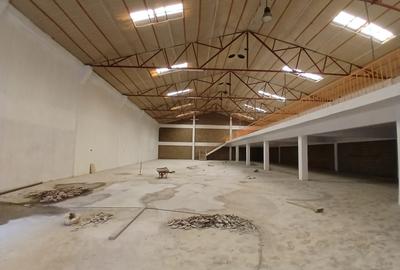 24,750 ft² Warehouse with Backup Generator in Industrial Area