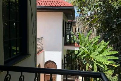 5 Bed Townhouse with En Suite in Riverside - 3