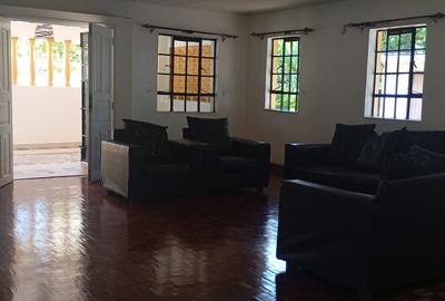 5 Bed House with En Suite at Off Redhill Road - 3