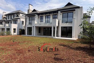 5 Bed Villa with En Suite in Runda - 2