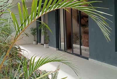 3 Bed Apartment with En Suite at School Groove - 2