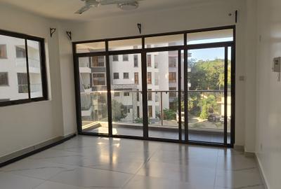 Serviced 4 Bed Apartment with En Suite at Bungalow Road