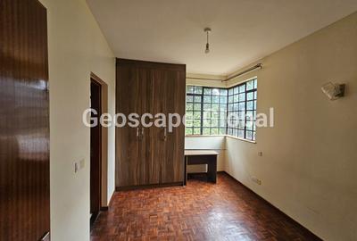 4 Bed House with En Suite in Kitisuru