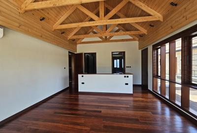 5 Bed House with En Suite in Runda - 4