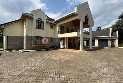 5 Bed House with En Suite at Runda