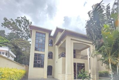 6 Bed Townhouse with En Suite in Lavington