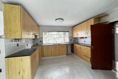 4 Bed House with En Suite in Gigiri
