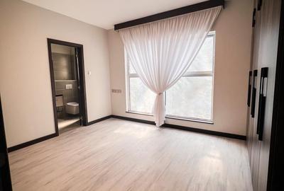 2 Bed Apartment with En Suite at Riverside - 3
