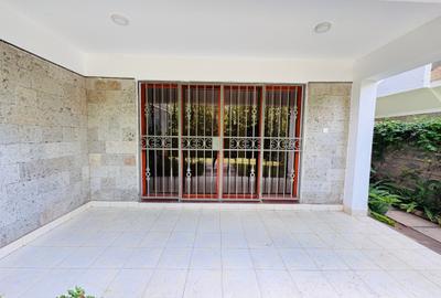 5 Bed Townhouse with Swimming Pool at Spring Valley
