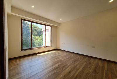 4 Bed Apartment with En Suite in Muthaiga - 4