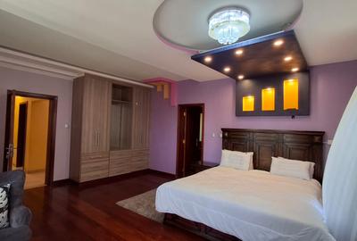 7 Bed Villa with En Suite at Kerarapon Drive - 2