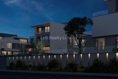 5 Bed Townhouse with En Suite in Lavington - 2