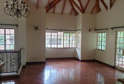 5 Bed Townhouse with En Suite in Rosslyn