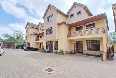5 Bed Townhouse with En Suite in Lavington - 2